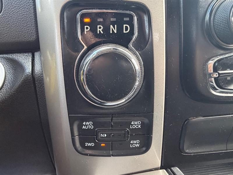 RAM 1500 SLT Crew Cab SWB 4WD 2016
