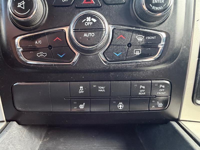 RAM 1500 SLT Crew Cab SWB 4WD 2016