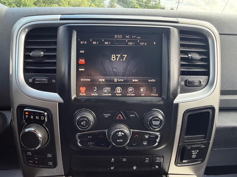 RAM 1500 SLT Crew Cab SWB 4WD 2016