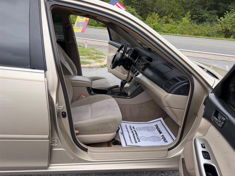 Toyota Camry Standard 2005