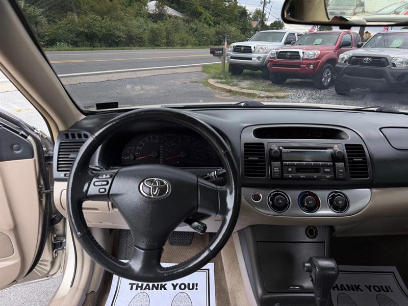 Toyota Camry Standard 2005