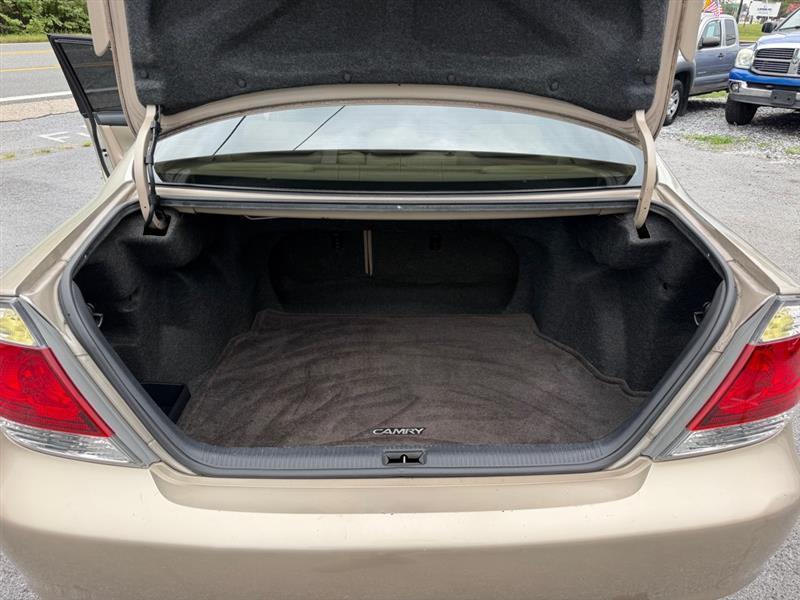 Toyota Camry Standard 2005