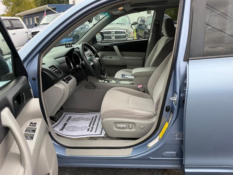 Toyota Highlander Base 4WD 2008