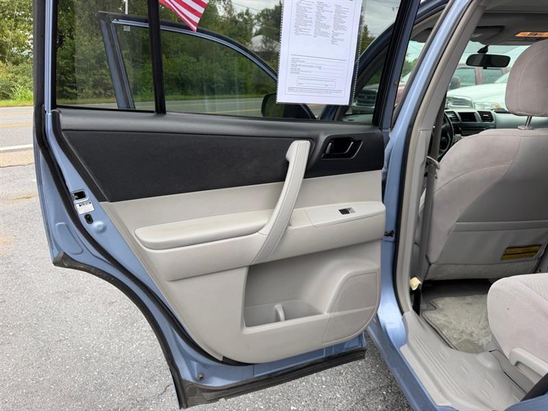 Toyota Highlander Base 4WD 2008