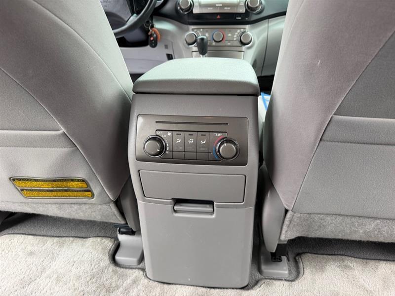 Toyota Highlander Base 4WD 2008