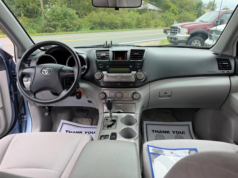 Toyota Highlander Base 4WD 2008