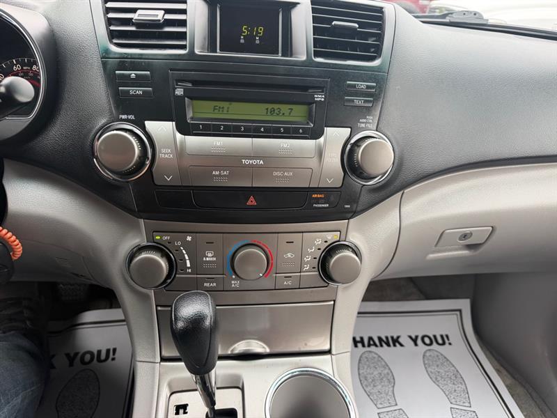 Toyota Highlander Base 4WD 2008