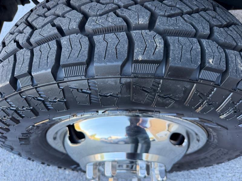 Ford F-350 SD XL Crew Cab 4WD DRW 2006