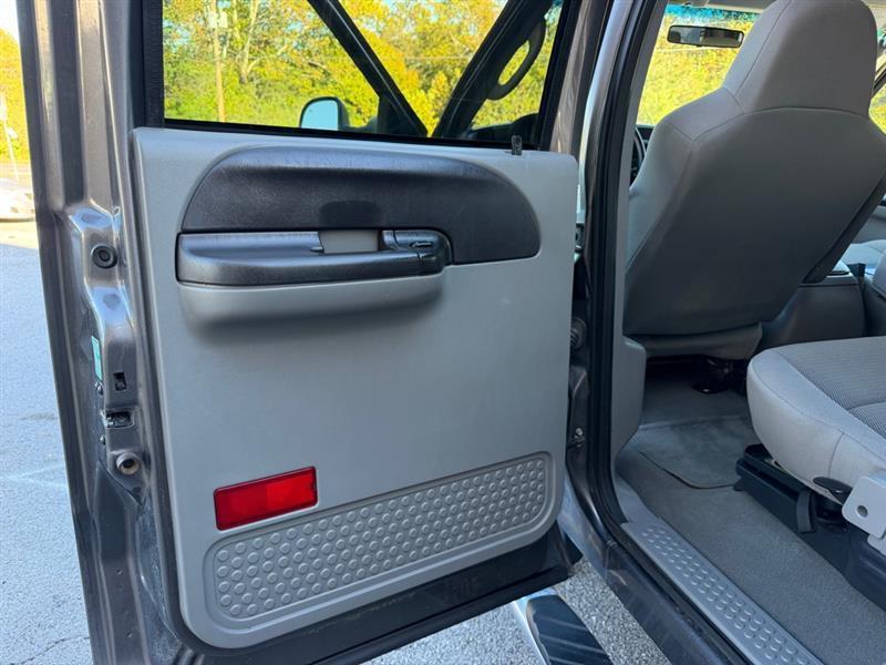 Ford F-350 SD XL Crew Cab 4WD DRW 2006