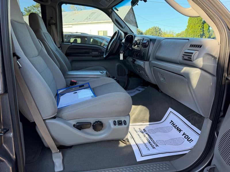 Ford F-350 SD XL Crew Cab 4WD DRW 2006
