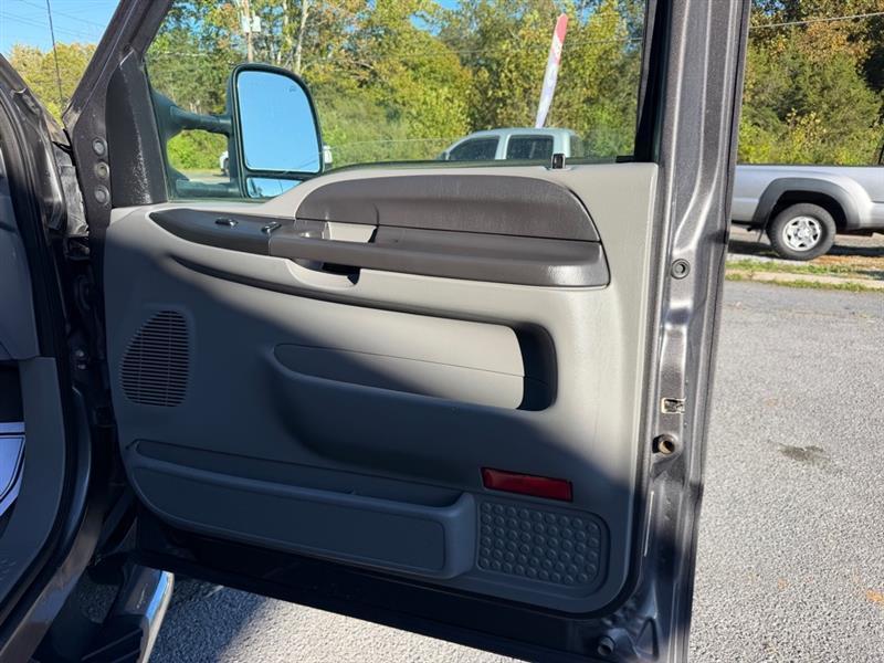 Ford F-350 SD XL Crew Cab 4WD DRW 2006