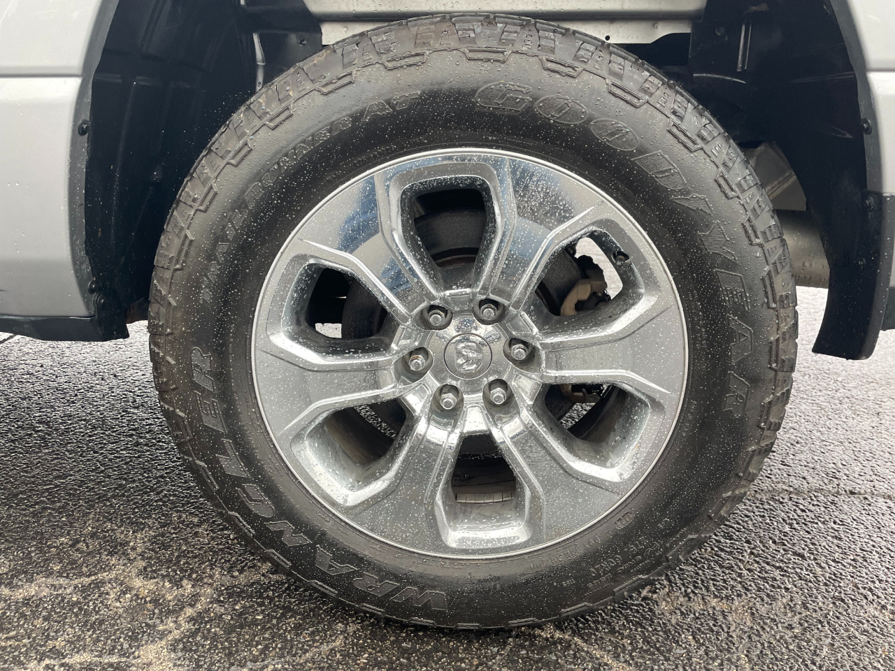 RAM 1500 Big Horn Quad Cab 4WD 2020