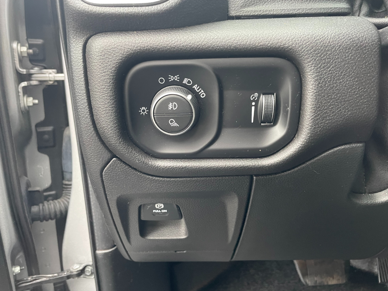 RAM 1500 Big Horn Quad Cab 4WD 2020