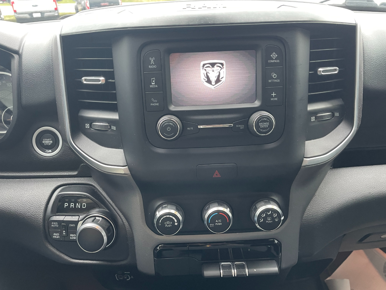 RAM 1500 Big Horn Quad Cab 4WD 2020