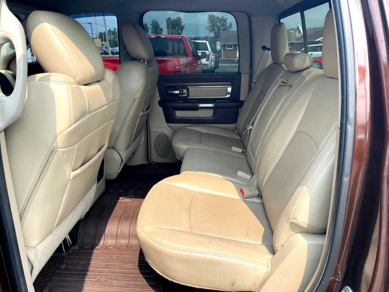 RAM 1500 Laramie Crew Cab SWB 4WD 2014 RAM 1500 Laramie Crew Cab SWB 4WD 2014