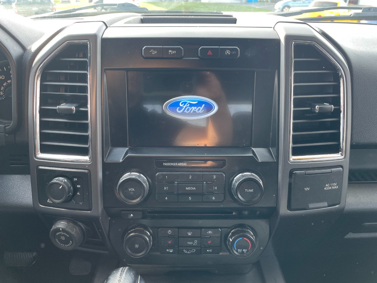 Ford F-150 XLT SuperCrew 5.5-ft. Bed 4WD 2016 Ford F-150 XLT SuperCrew 5.5-ft. Bed 4WD 2016