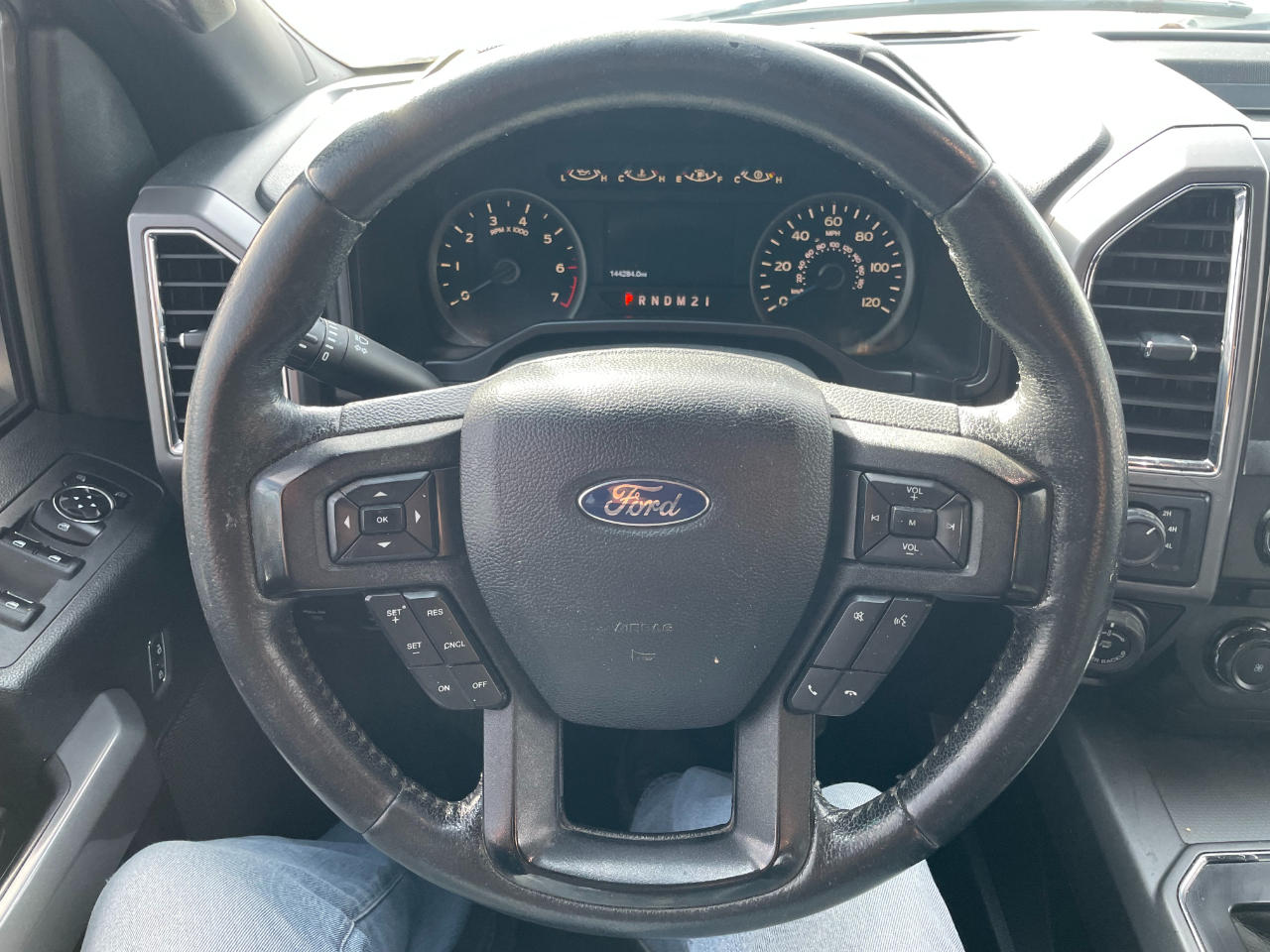Ford F-150 XLT SuperCrew 5.5-ft. Bed 4WD 2016 Ford F-150 XLT SuperCrew 5.5-ft. Bed 4WD 2016