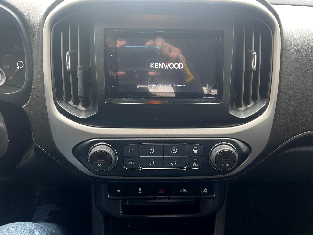 GMC Canyon SLE Crew Cab 4WD Short Box 2015