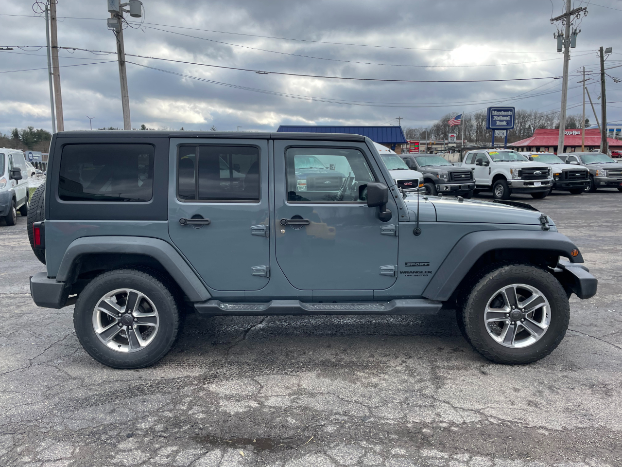 Jeep Wrangler Unlimited Sport 4WD 2014