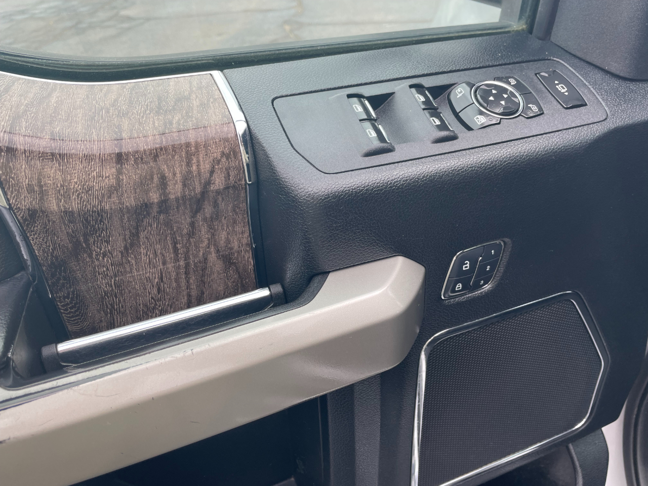 Ford F-350 SD Lariat Crew Cab Long Bed 4WD 2017