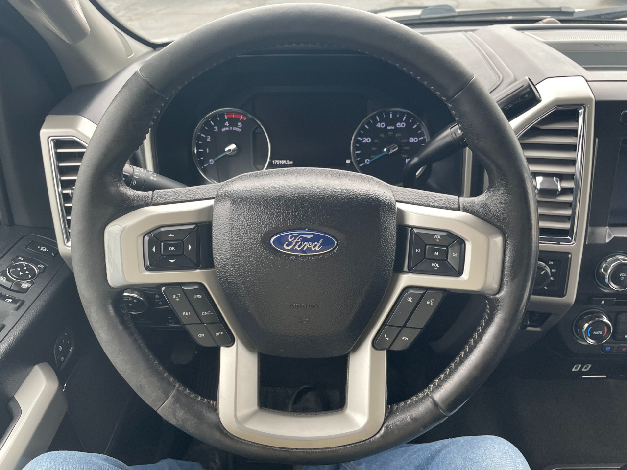 Ford F-350 SD Lariat Crew Cab Long Bed 4WD 2017