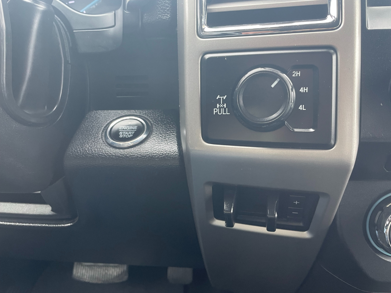 Ford F-350 SD Lariat Crew Cab Long Bed 4WD 2017