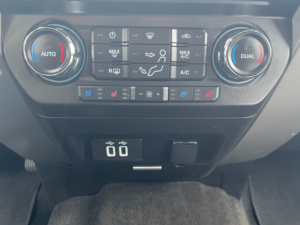 Ford F-350 SD Lariat Crew Cab Long Bed 4WD 2017