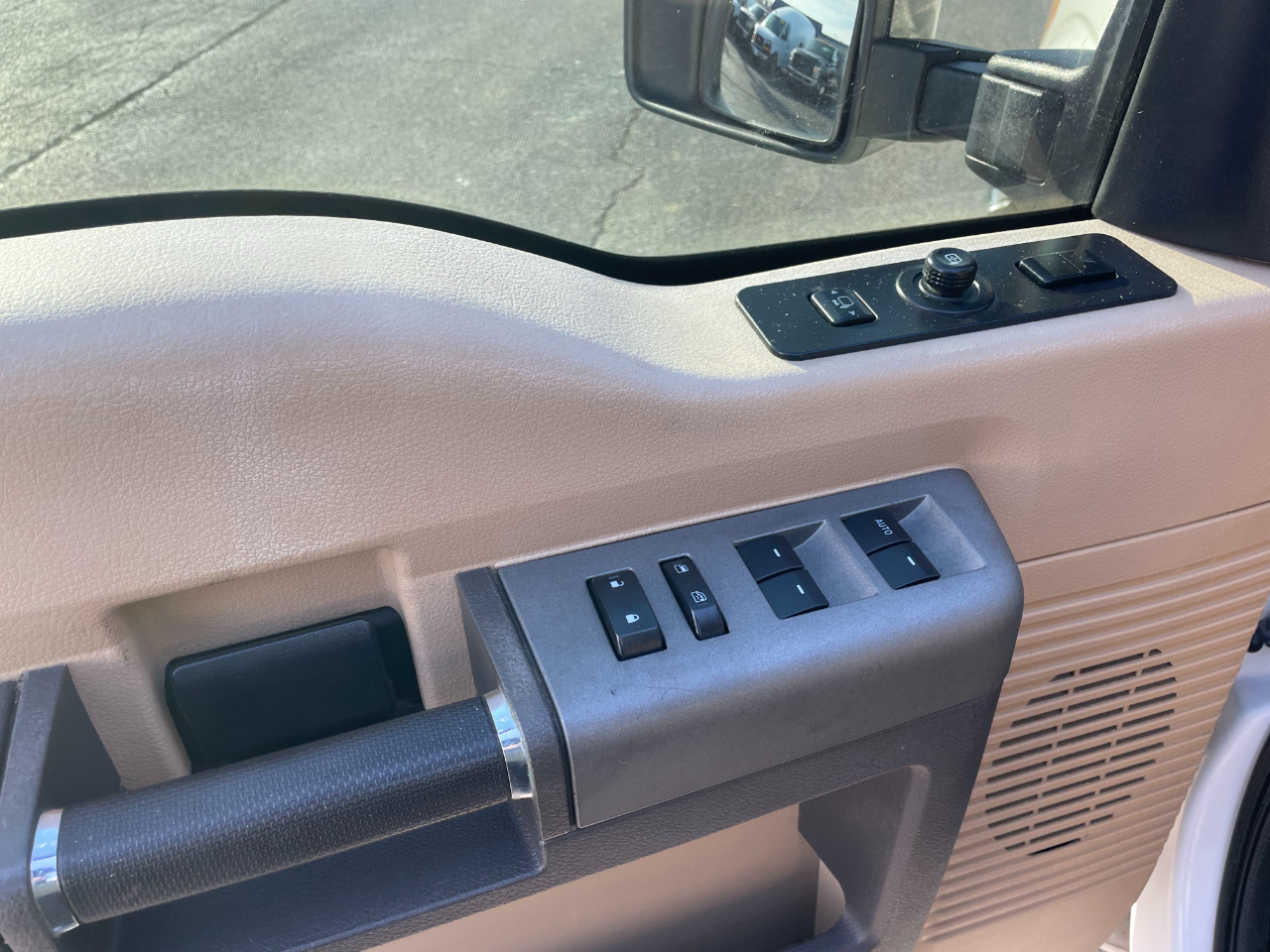 Ford F-350 SD Lariat Crew Cab Long Bed 4WD DRW 2012