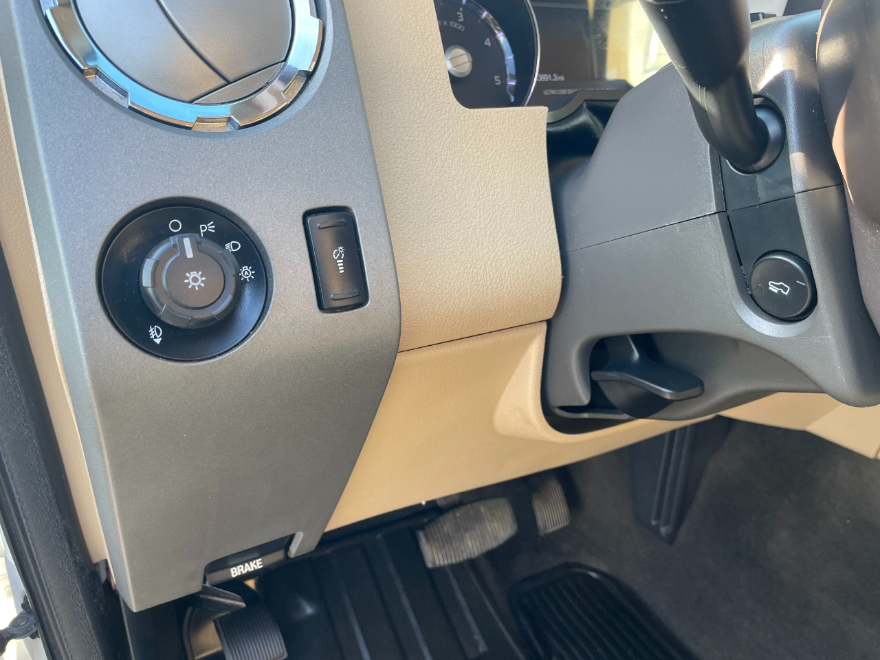 Ford F-350 SD Lariat Crew Cab Long Bed 4WD DRW 2012