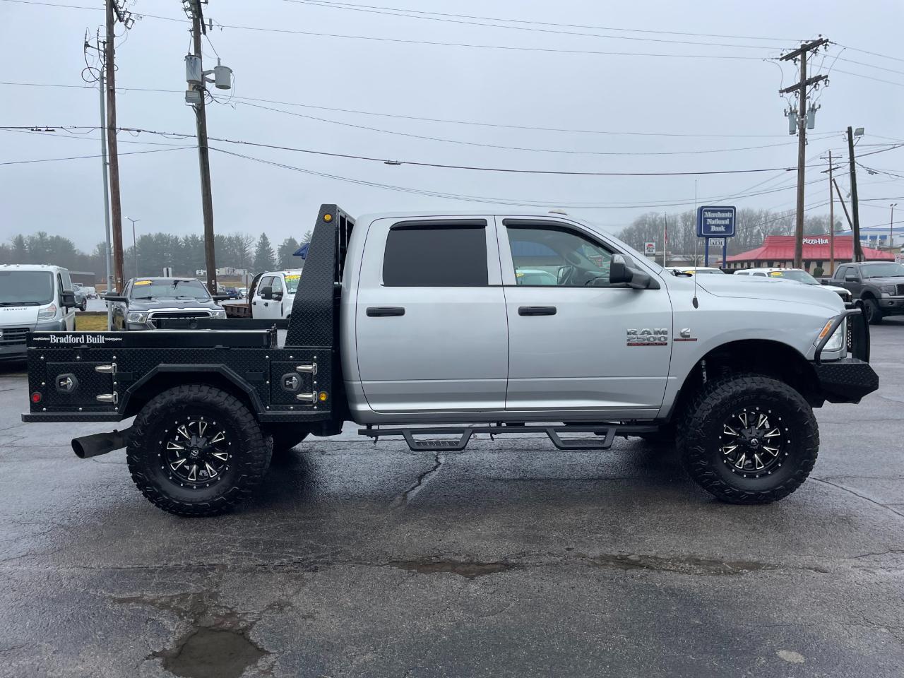 RAM 2500 Tradesman Crew Cab SWB 4WD 2017