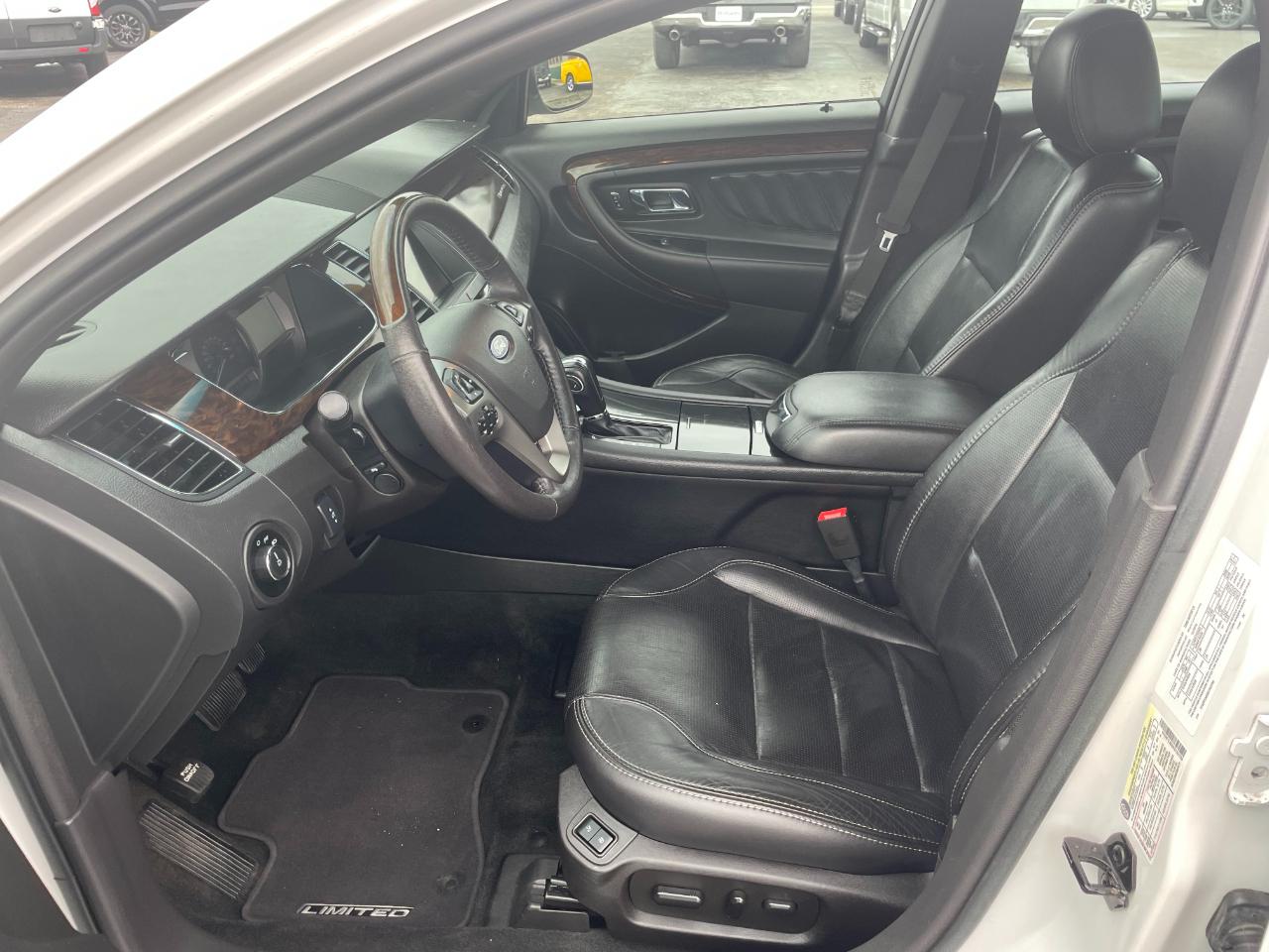 Ford Taurus Limited AWD 2017