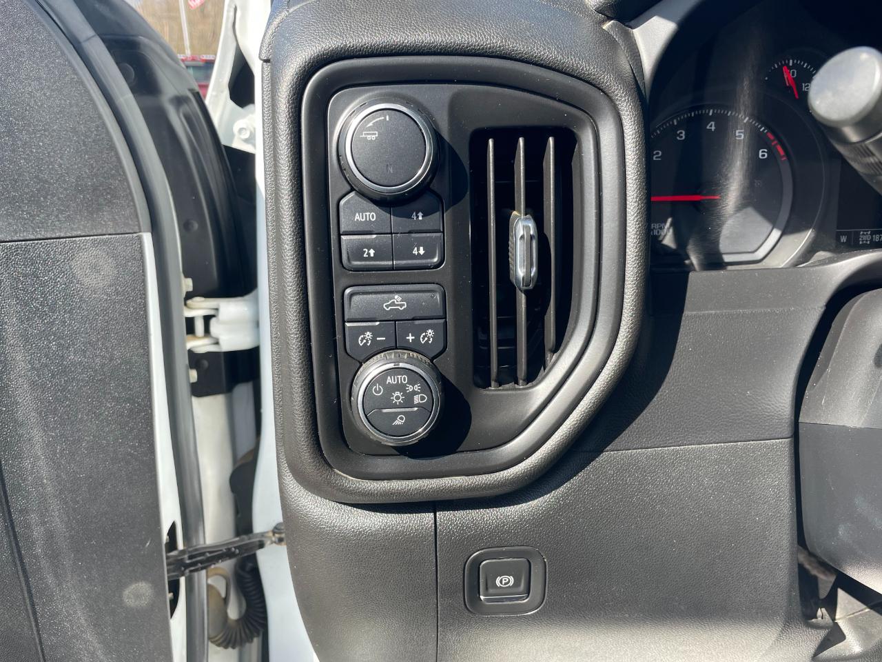 Chevrolet Silverado 2500HD Work Truck Crew Cab Short Box 4WD 2020