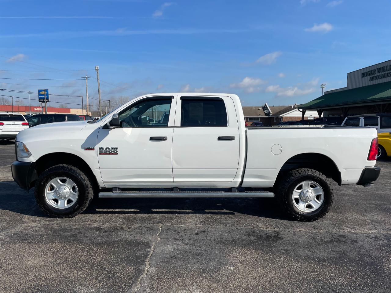 RAM 2500 Tradesman Crew Cab SWB 4WD 2016