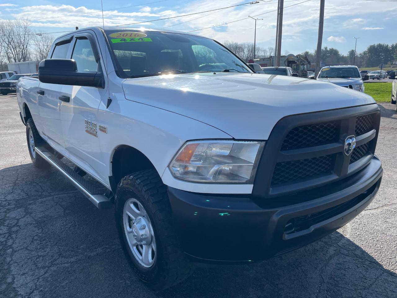RAM 2500 Tradesman Crew Cab SWB 4WD 2016