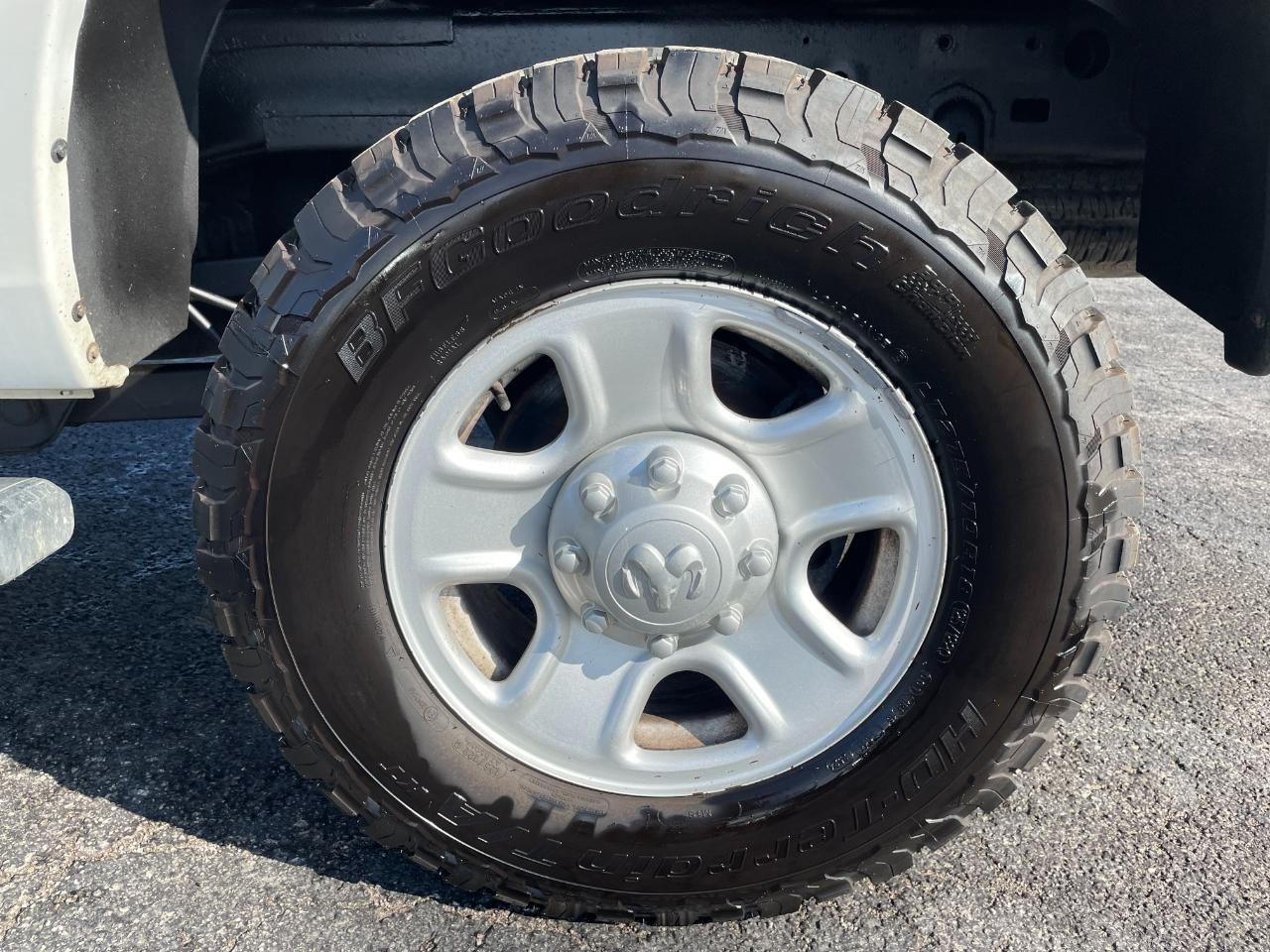 RAM 2500 Tradesman Crew Cab SWB 4WD 2016