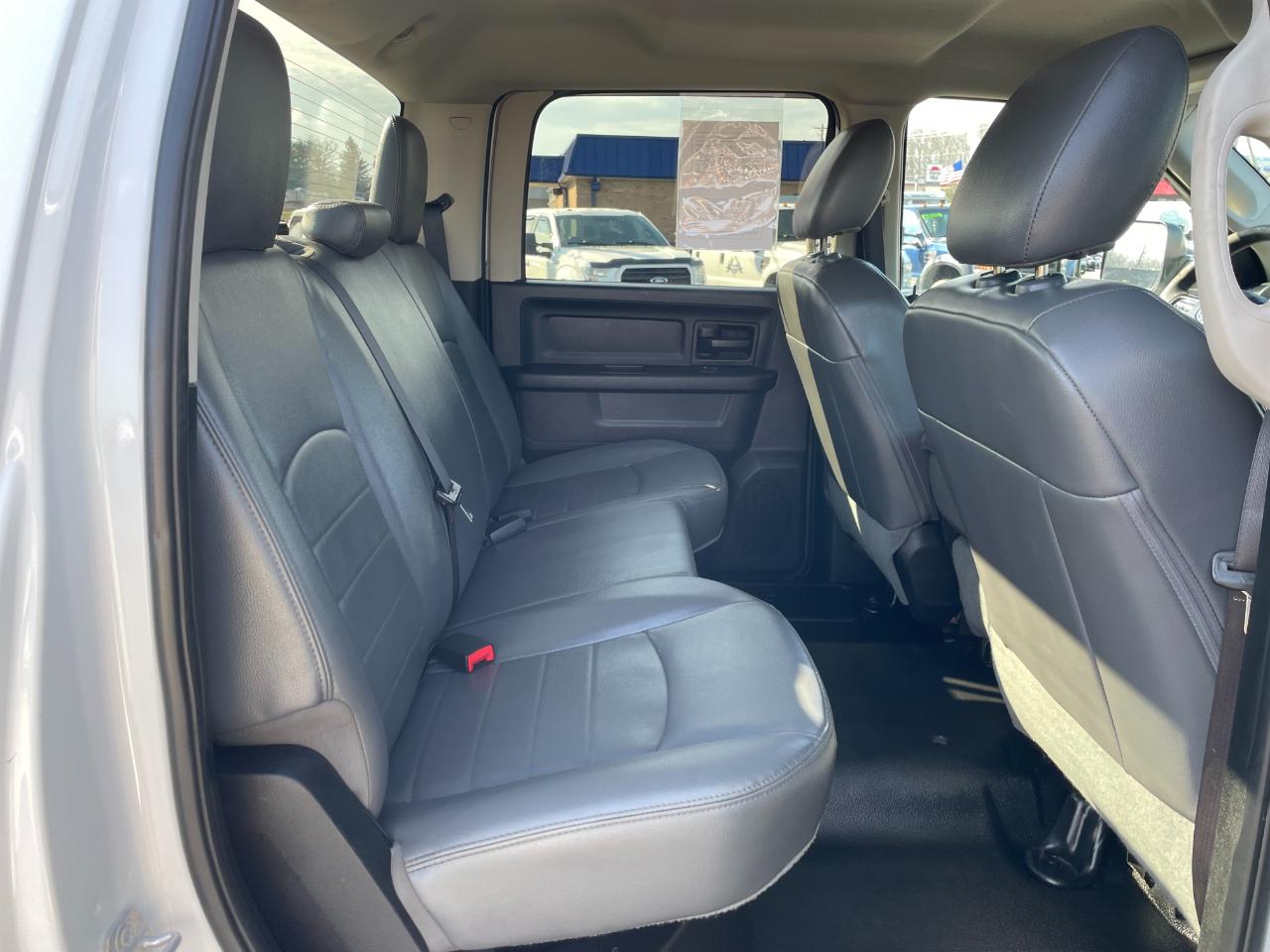 RAM 2500 Tradesman Crew Cab SWB 4WD 2016