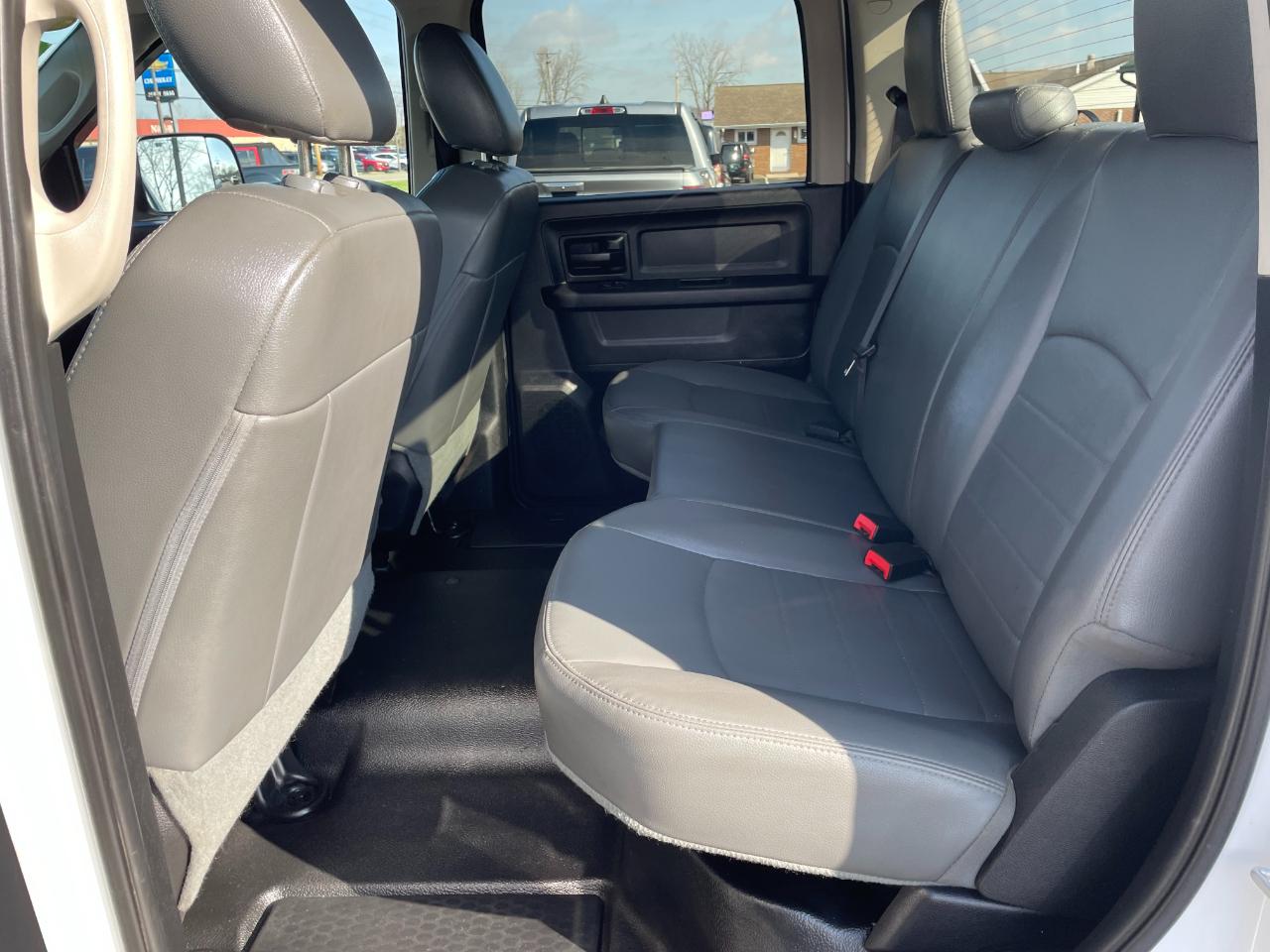 RAM 2500 Tradesman Crew Cab SWB 4WD 2016