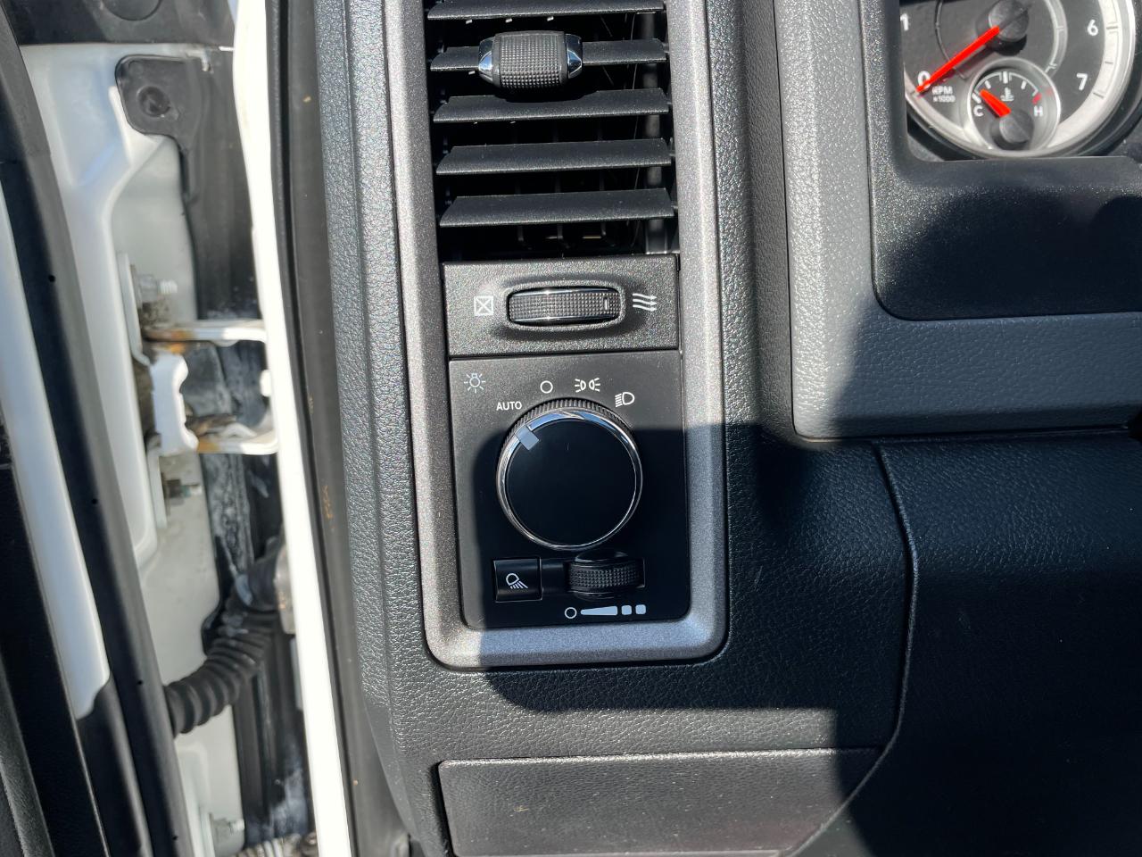 RAM 2500 Tradesman Crew Cab SWB 4WD 2016