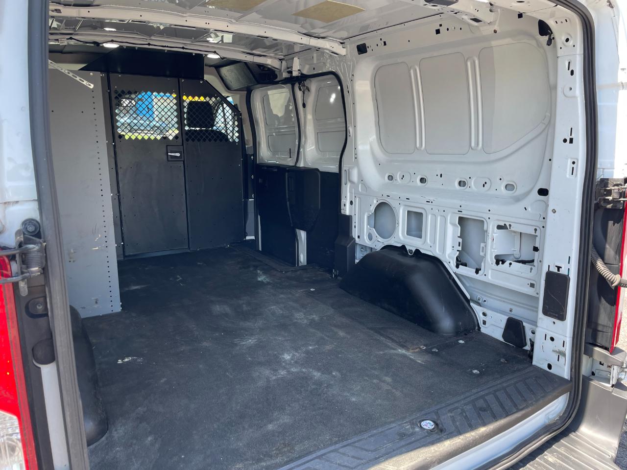 Ford Transit 150 Van Low Roof 60/40 Pass. 130-in. WB 2018