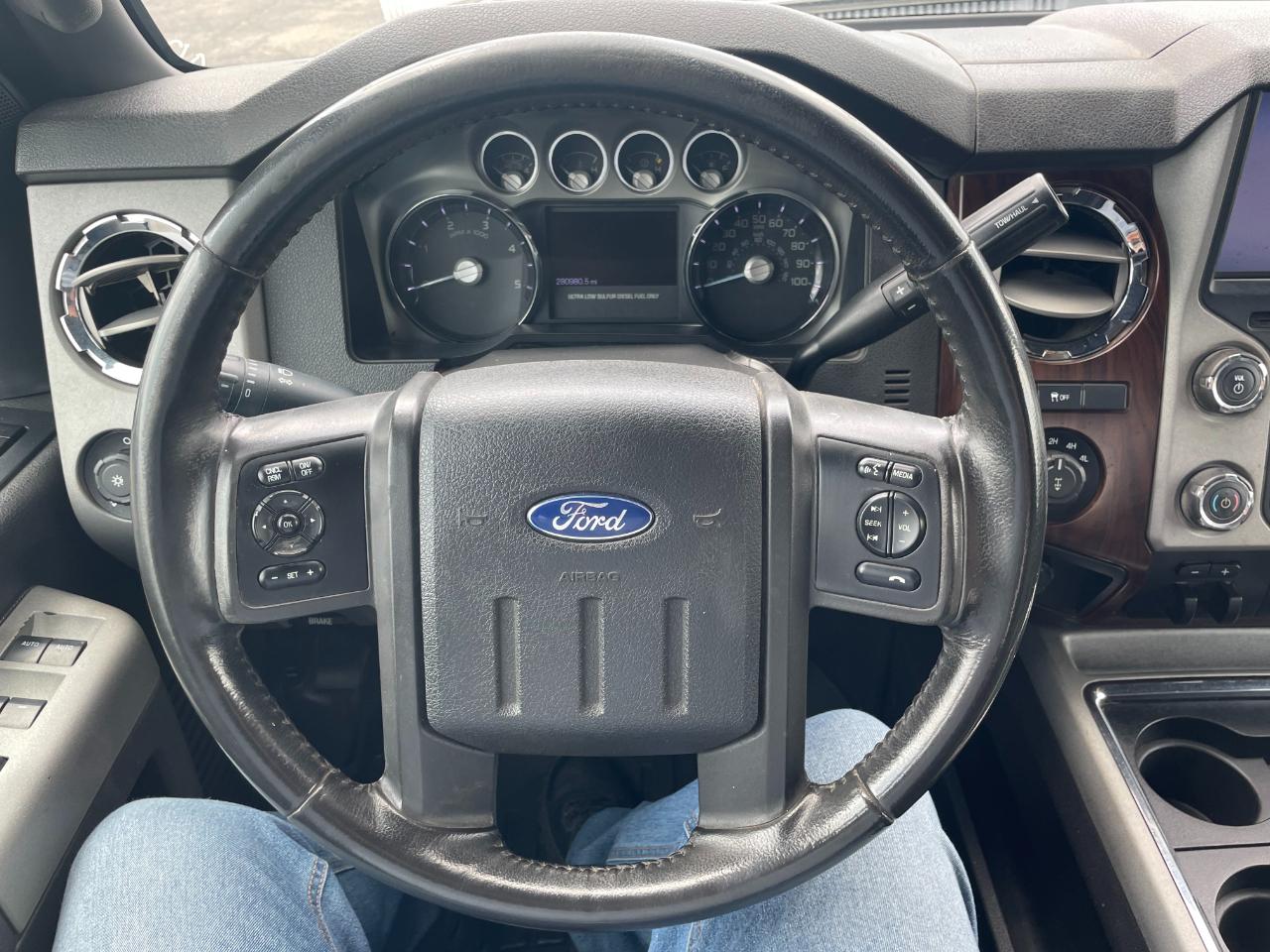 Ford F-250 SD Lariat Crew Cab 4WD 2013