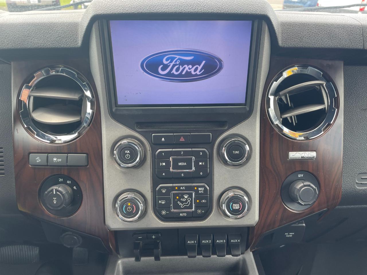 Ford F-250 SD Lariat Crew Cab 4WD 2013