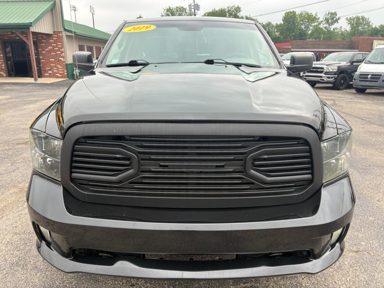 RAM 1500 Classic Tradesman Quad Cab 4WD 2019