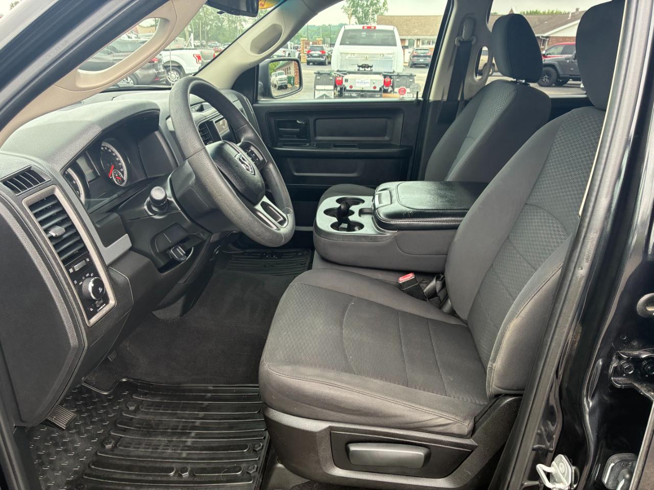 RAM 1500 Classic Tradesman Quad Cab 4WD 2019