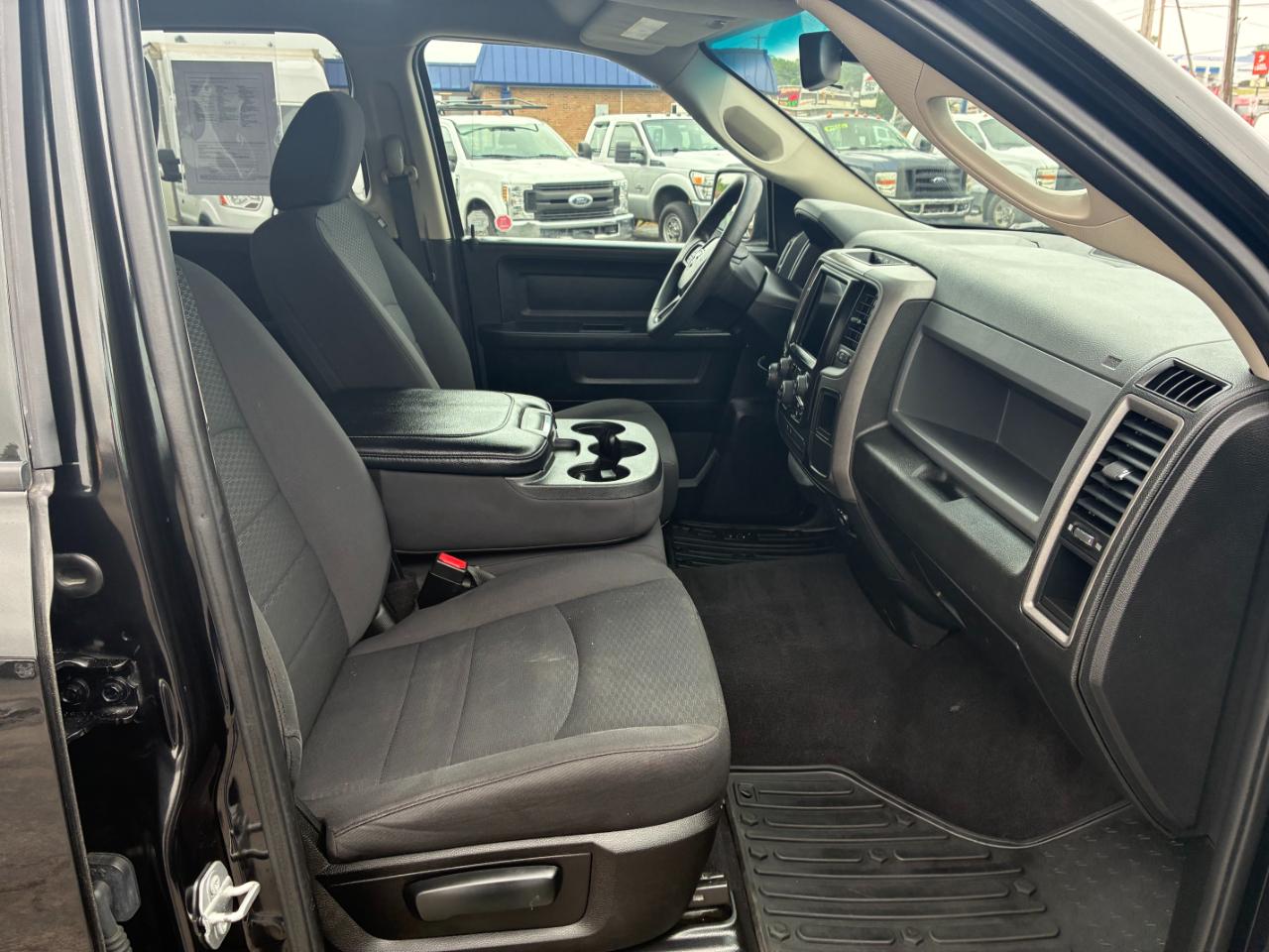 RAM 1500 Classic Tradesman Quad Cab 4WD 2019