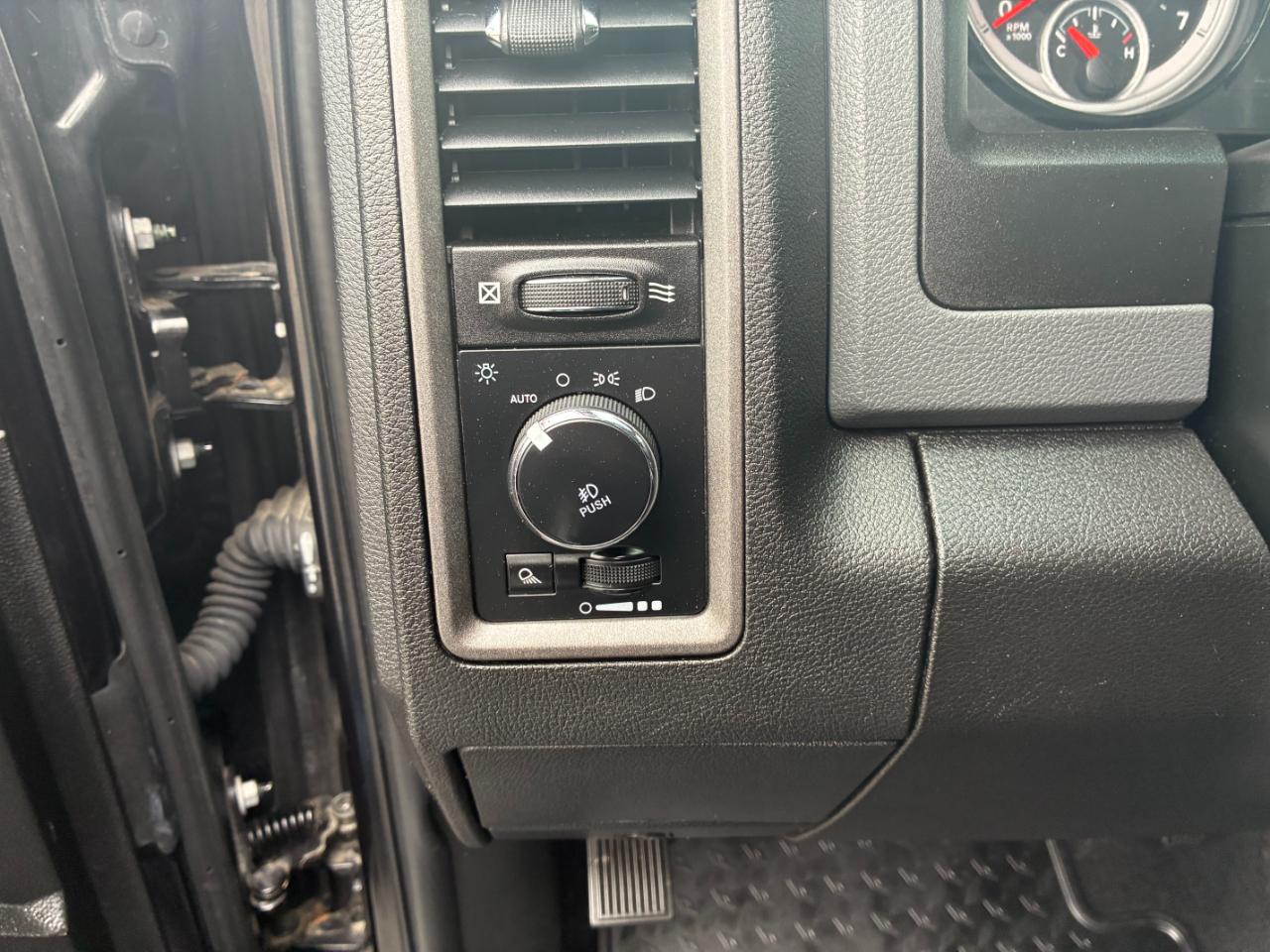 RAM 1500 Classic Tradesman Quad Cab 4WD 2019