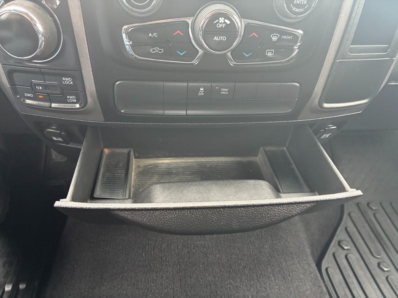 RAM 1500 Classic Tradesman Quad Cab 4WD 2019