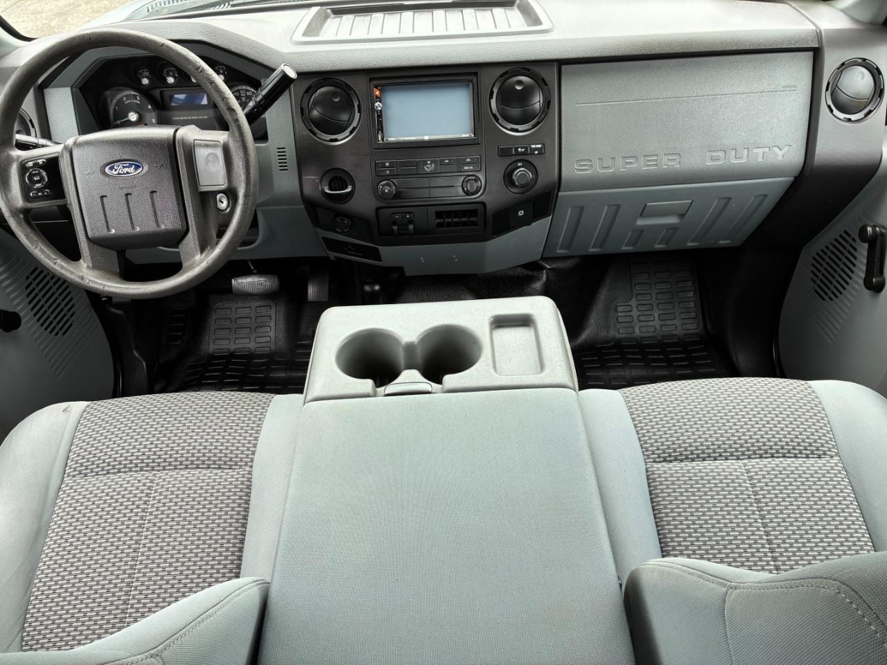 Ford F-250 SD XL SuperCab Long Bed 4WD 2011