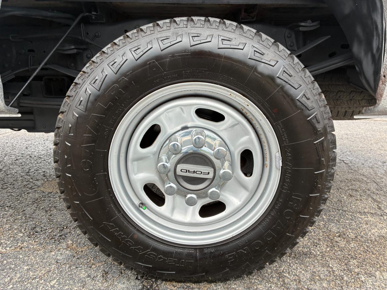 Ford F-250 SD XL SuperCab Long Bed 4WD 2011
