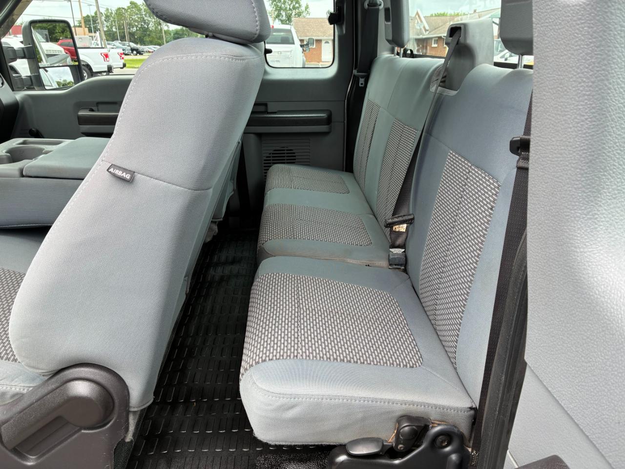 Ford F-250 SD XL SuperCab Long Bed 4WD 2011