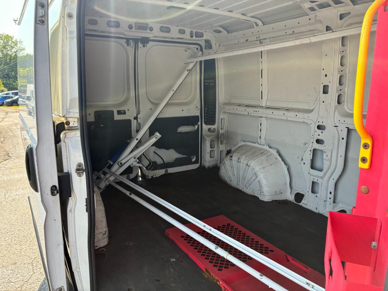 RAM Promaster 1500 Low Roof Tradesman 136-in. WB 2014